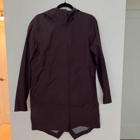 Lululemon burgundy raincoat - Picture 2 of 3